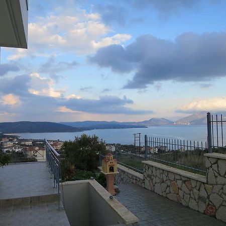 Villa Christine - Maisonettes With Fireplace Aliveri Chambre photo