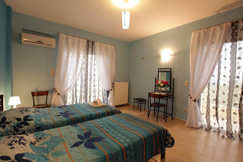 Villa Christine - Maisonettes With Fireplace Aliveri Chambre photo