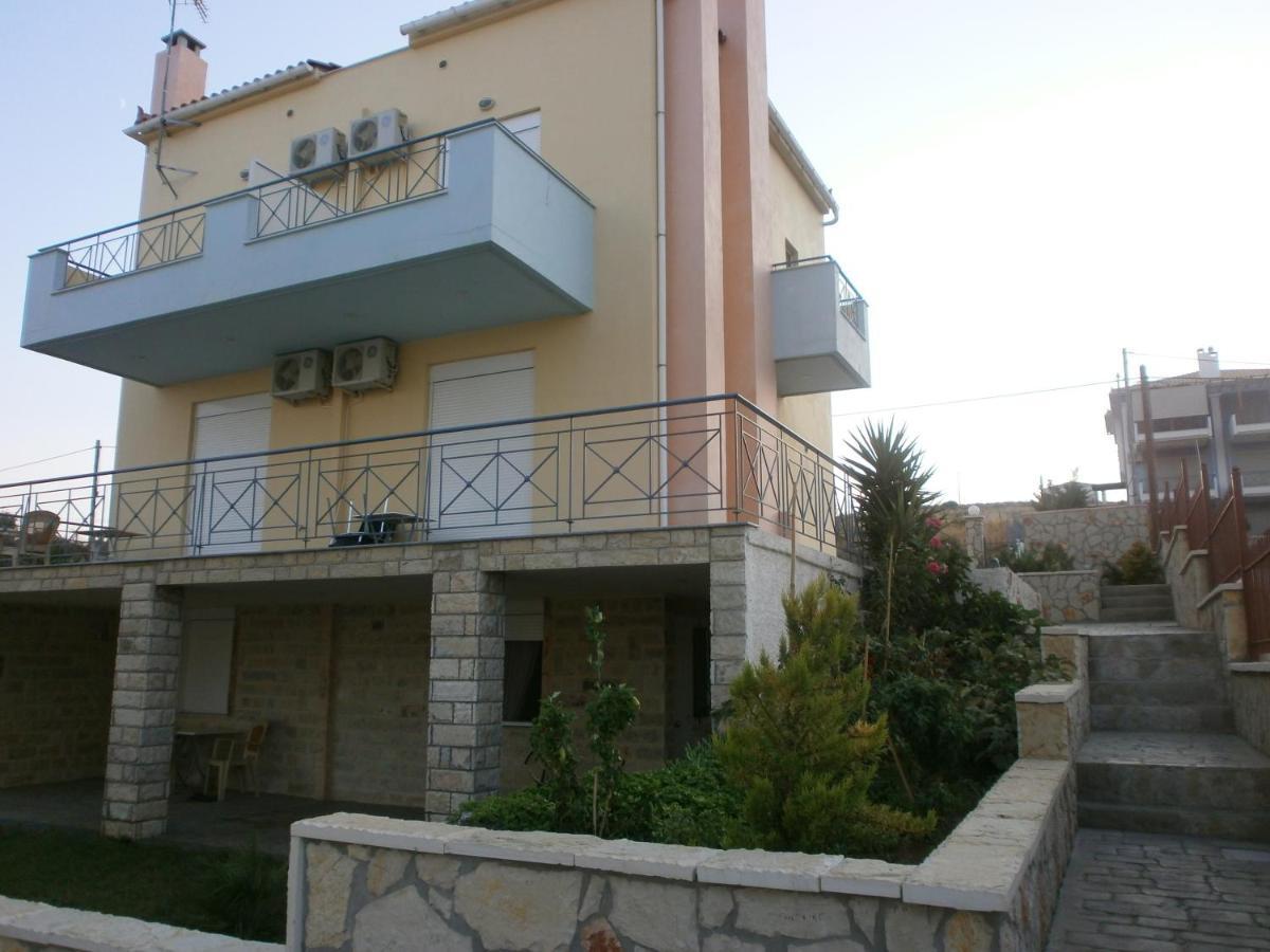 Villa Christine - Maisonettes With Fireplace Aliveri Chambre photo